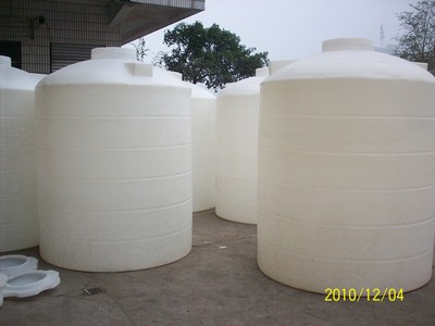 辽宁2立方塑料桶3吨塑胶储罐5吨卧式塑料罐厂大量批发出售